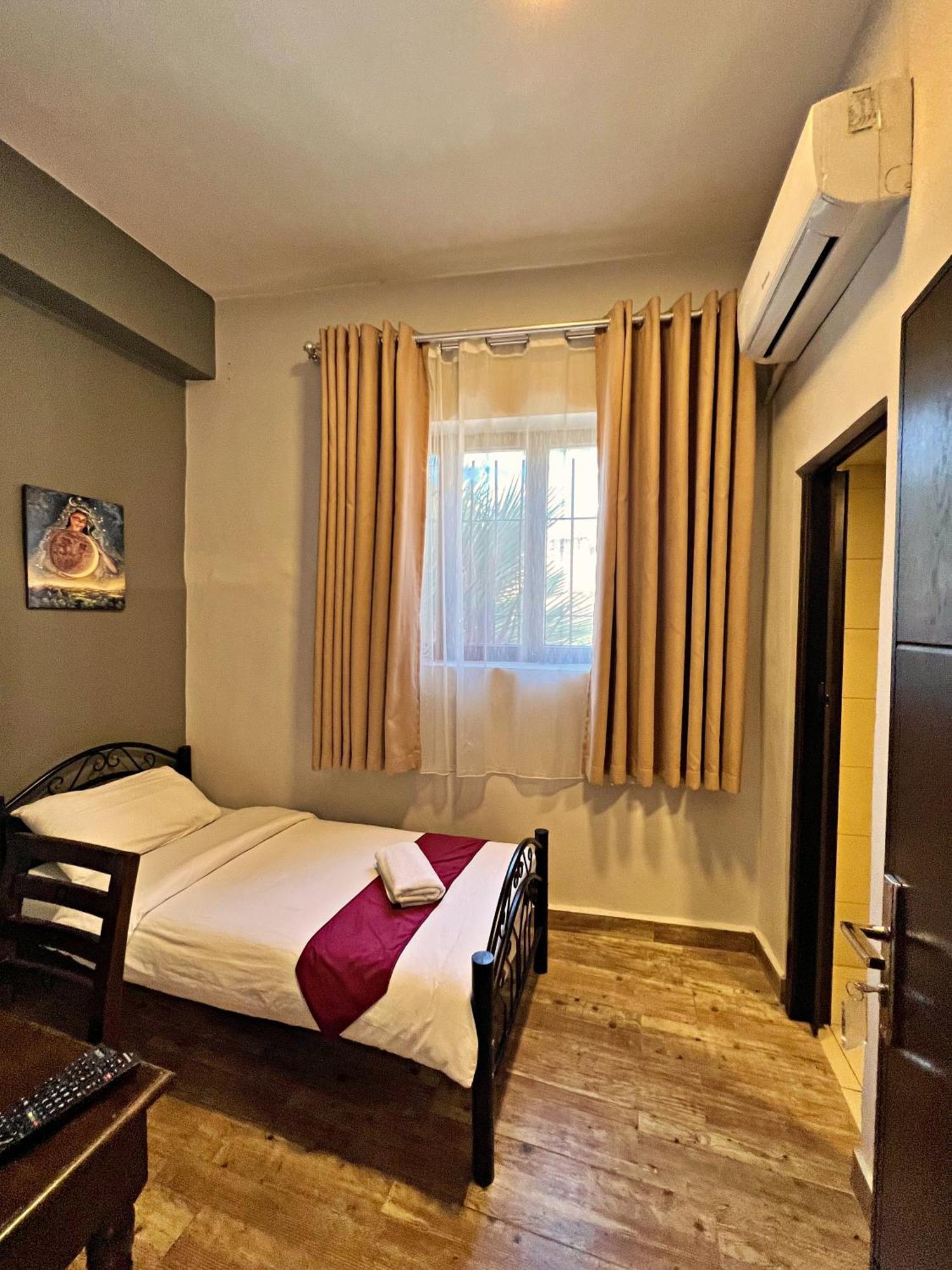 The Sydney Hotel